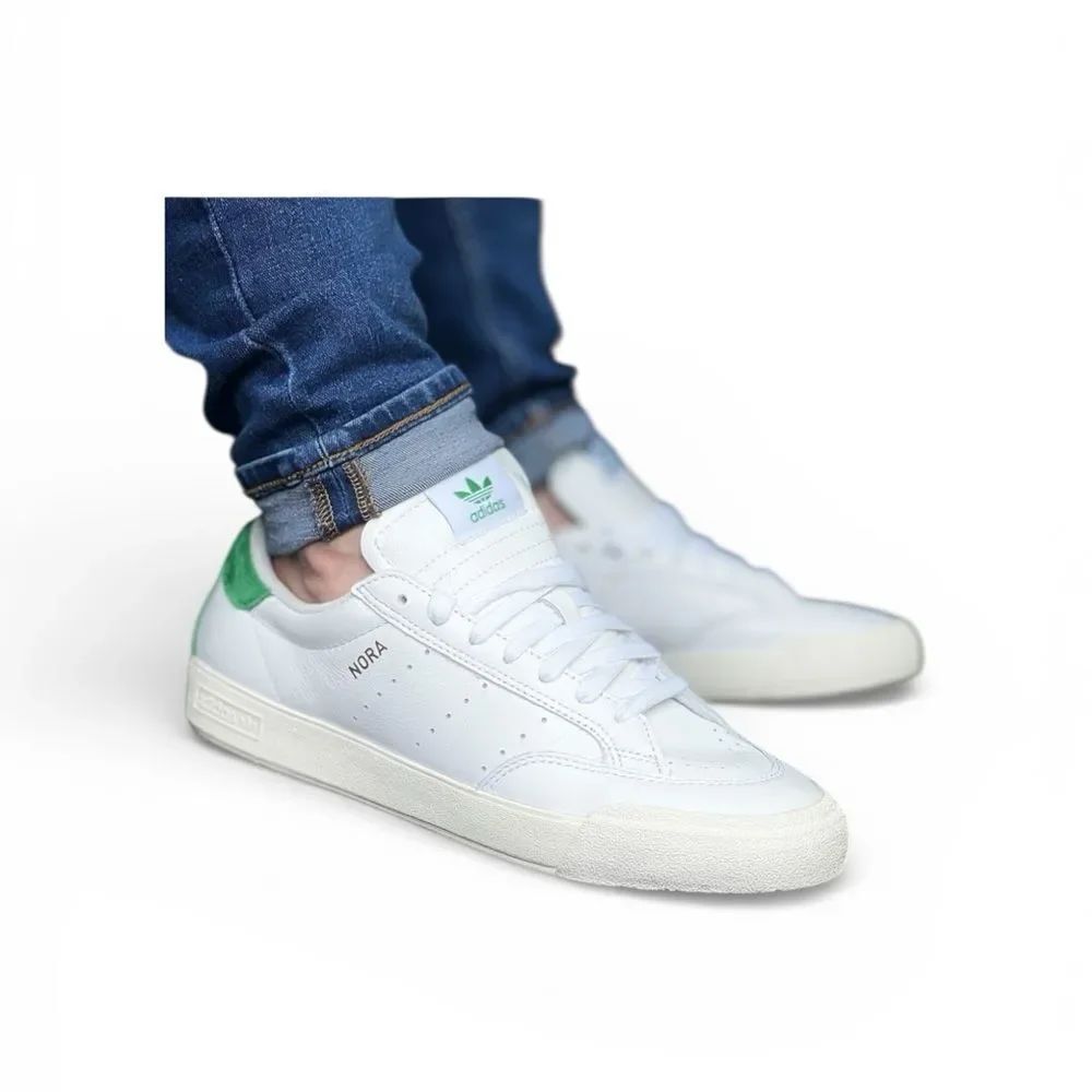 Adidas Nora sneaker white with green mens size 8.5